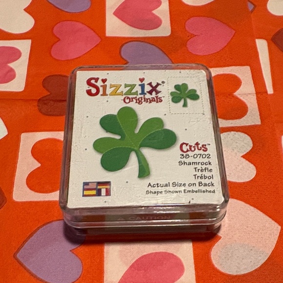 Sizzix Originals Green Shamrock Die - Picture 1 of 3